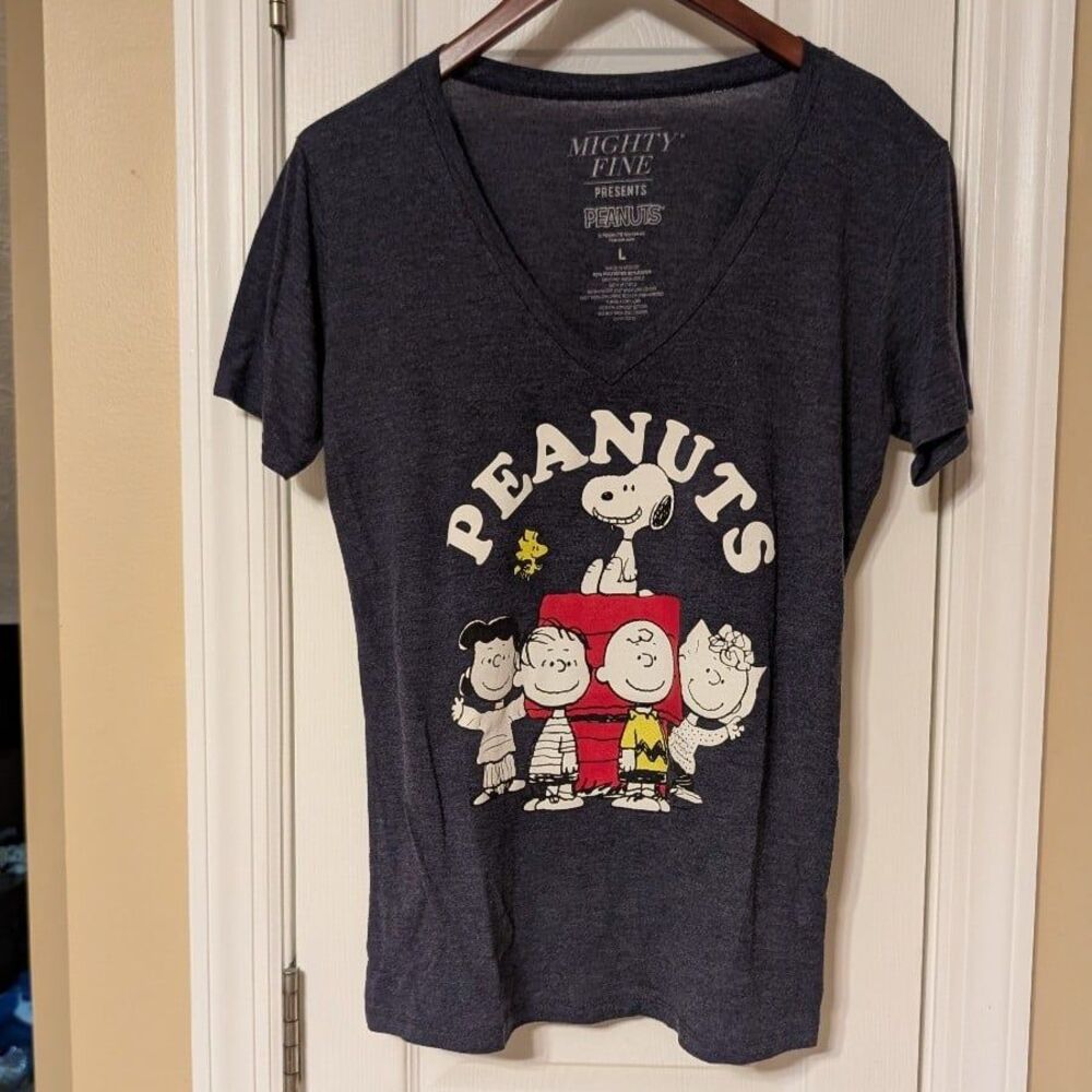 Peanuts Snoopy Graphic V-Neck T-Shirt